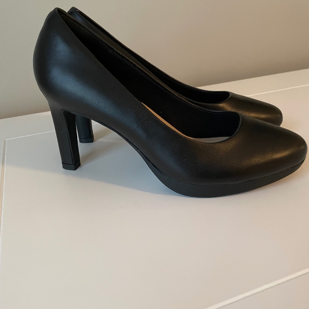 Clarks Black Ambyr Joy Platform Pump